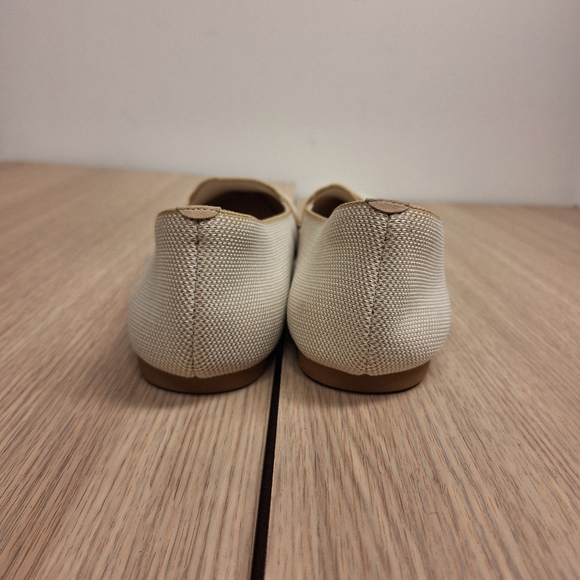 Vivaia Pointed Toe Loafers - Picture 6 of 8